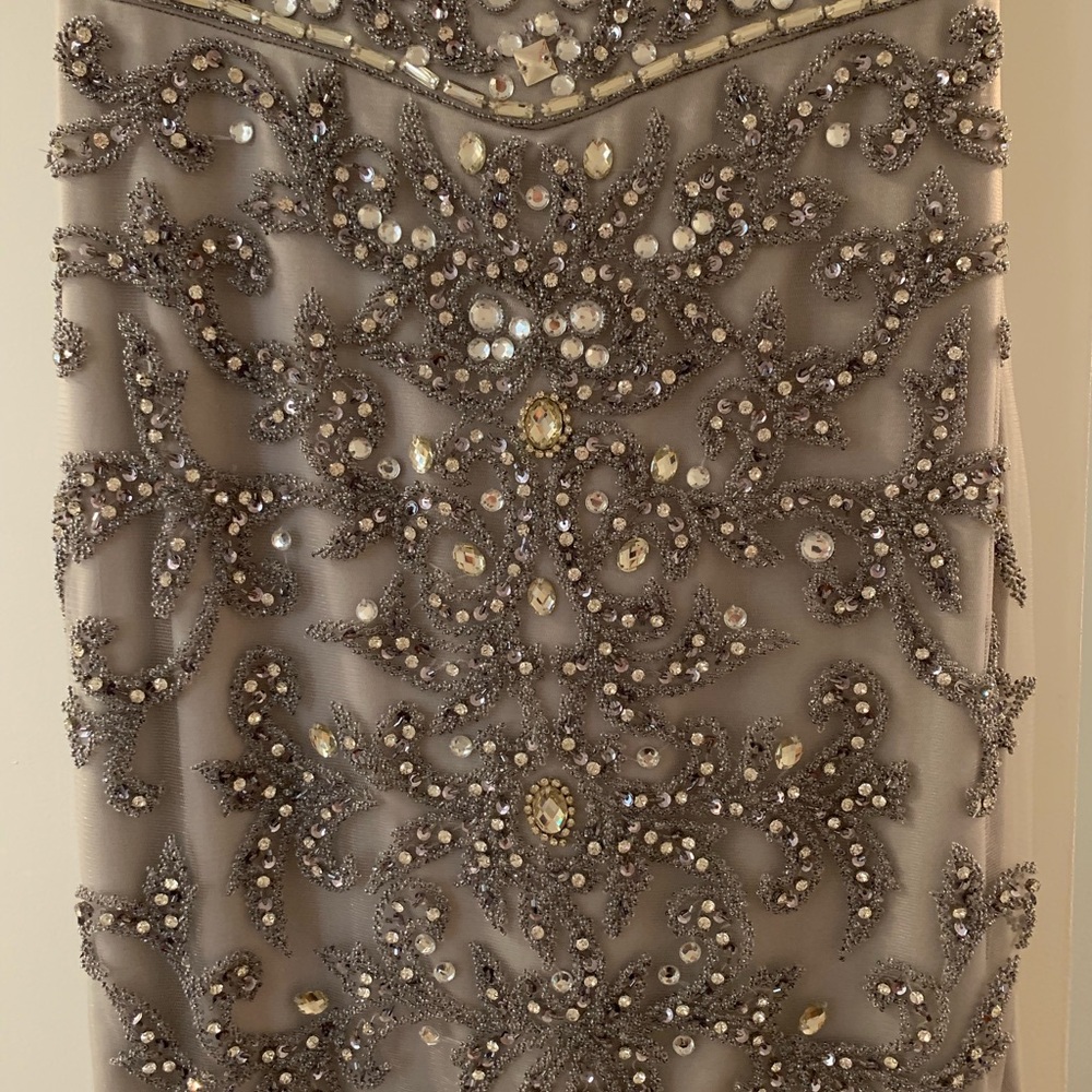JOVANI SILVER DRESS SIZE 2 BEADED RHINESTONES !!! - Picture 2 of 5